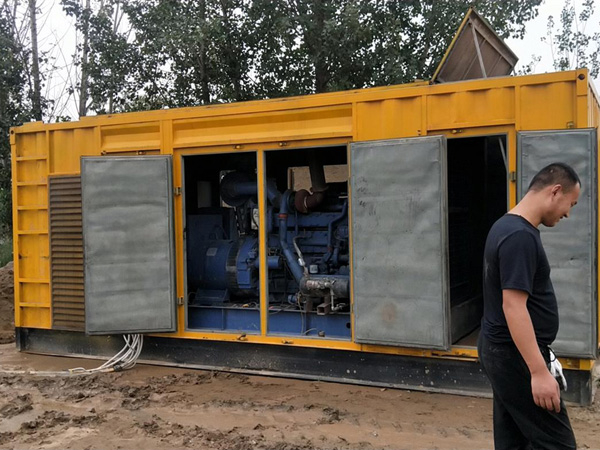 昌乐进行柴油发电机组电瓶容量测试时，有哪些注意事项？